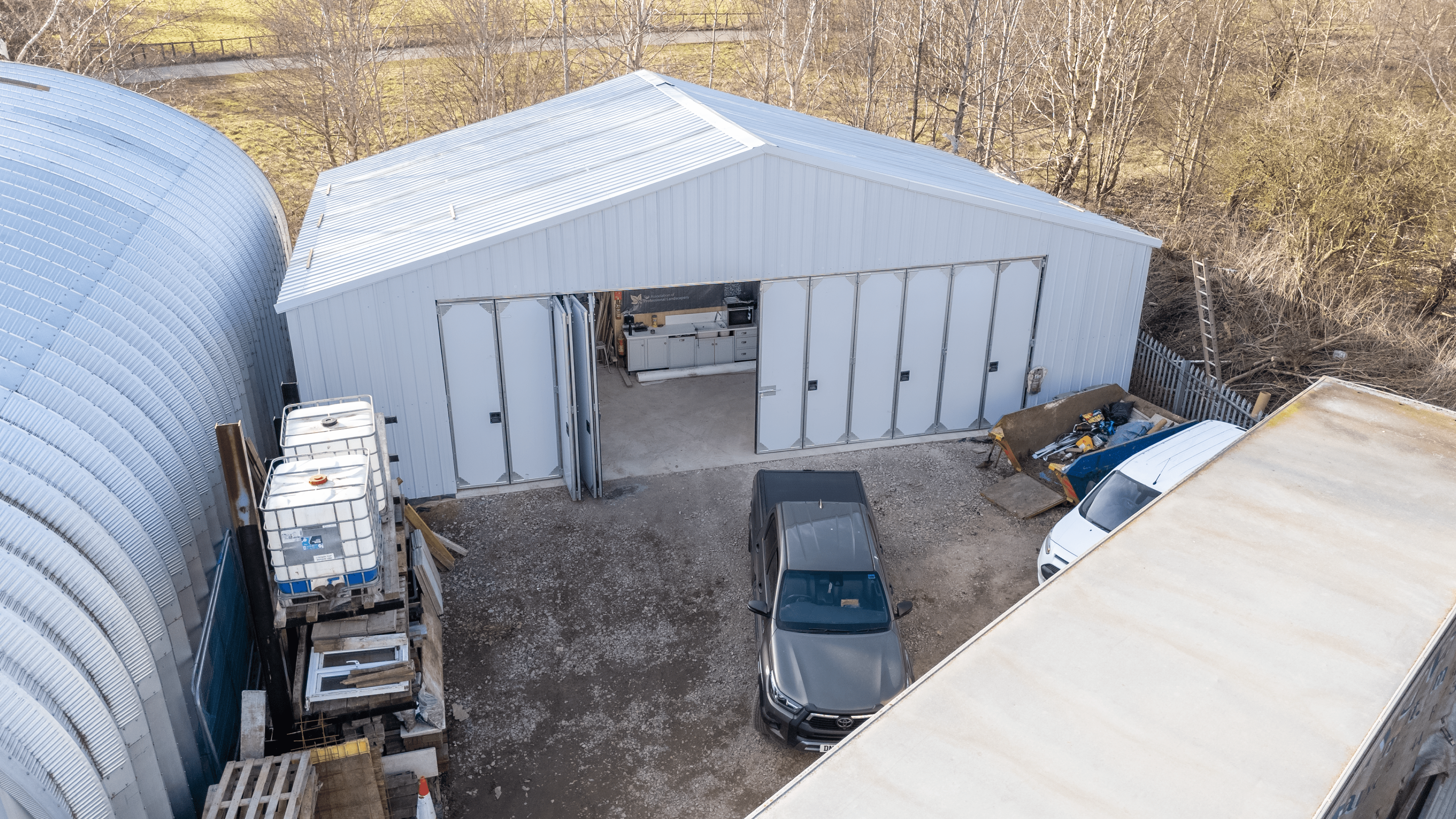 Hangar de aviones de acero