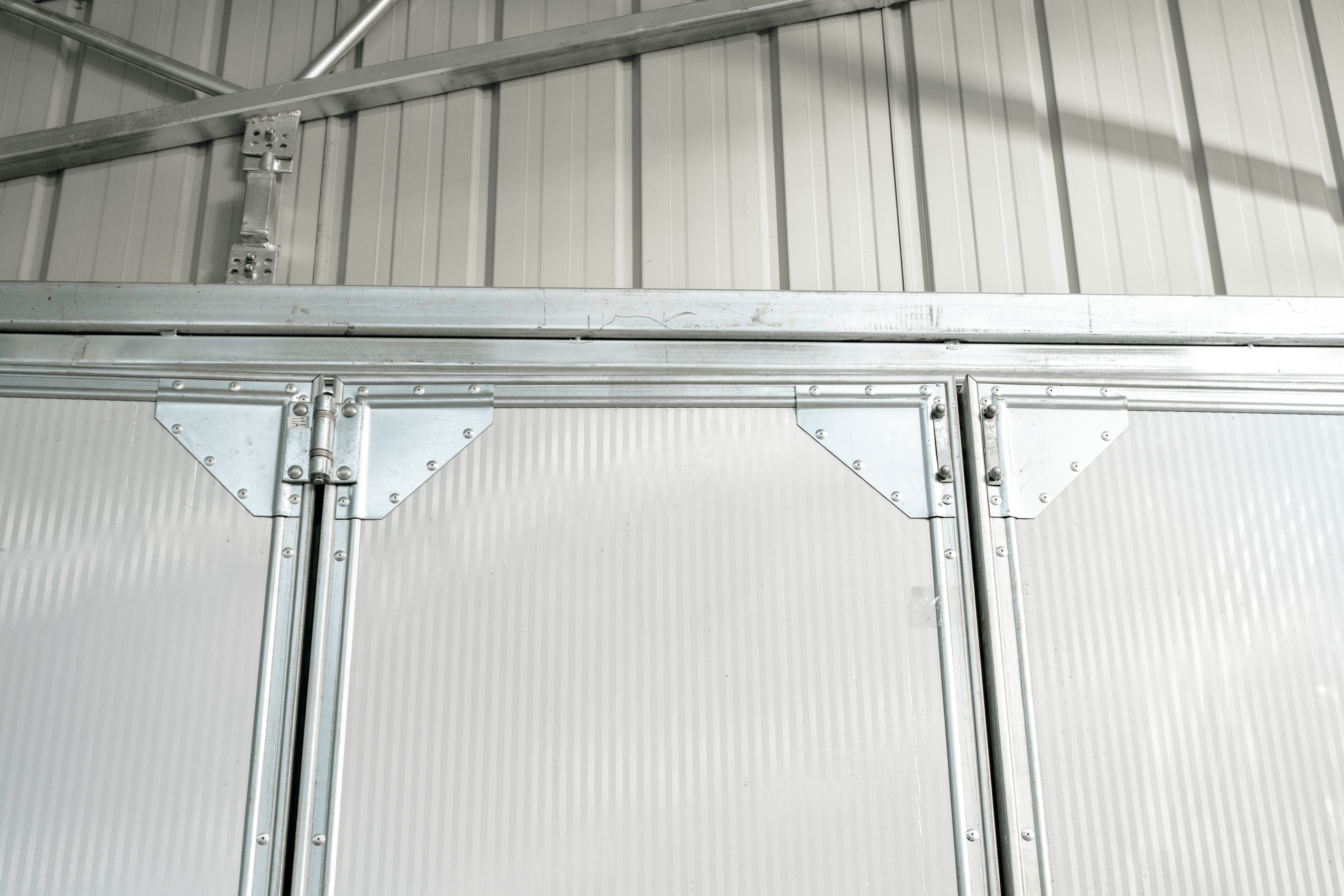 Hangar de aviones de acero