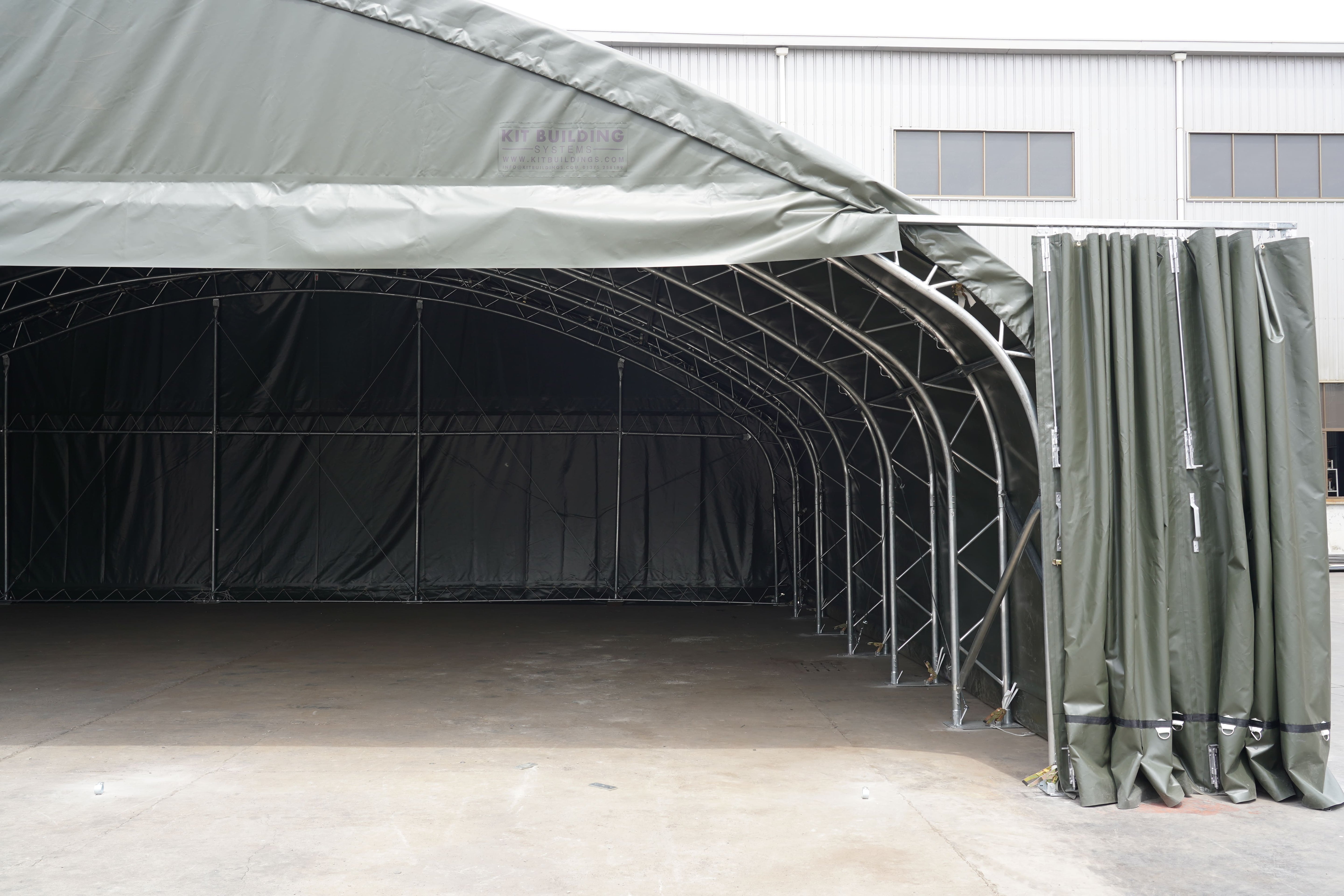 Hangar de aeronaves | Gris