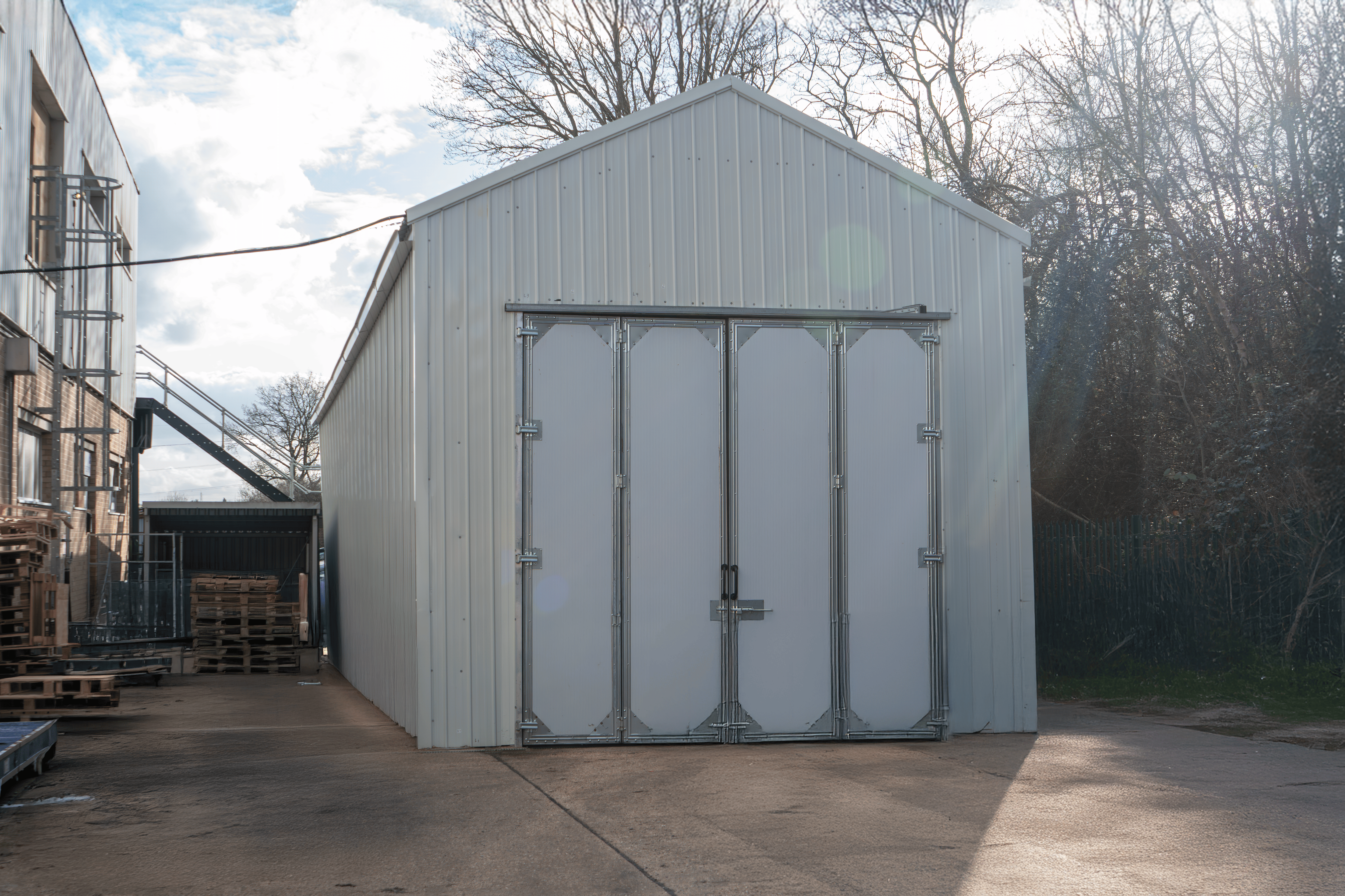 Hangar de aviones de acero