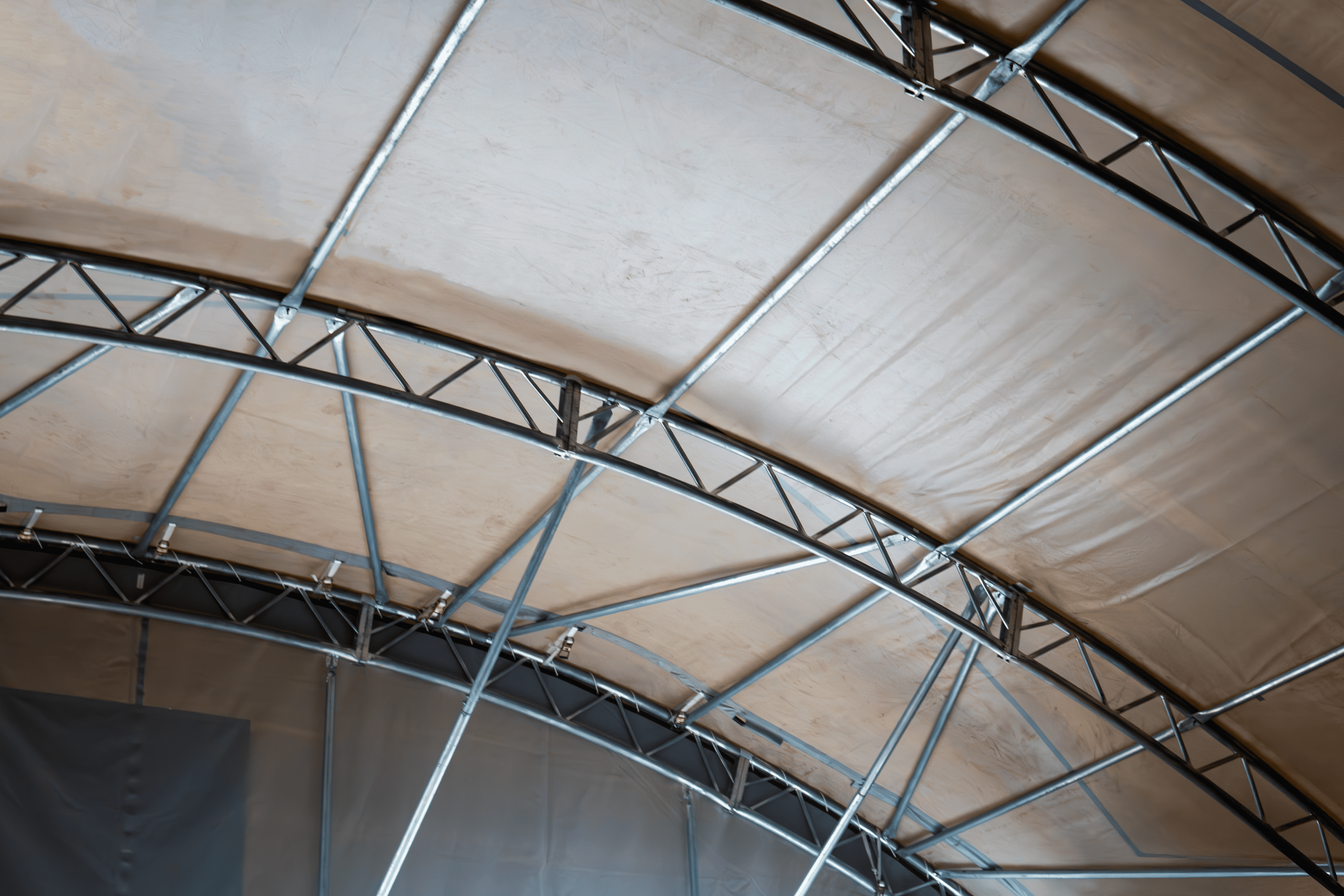 Refugio de Contenedor - 60ft x 40ft x 20ft (18.3m x 12m x 6m) Instalado en el Exterior de los contenedores