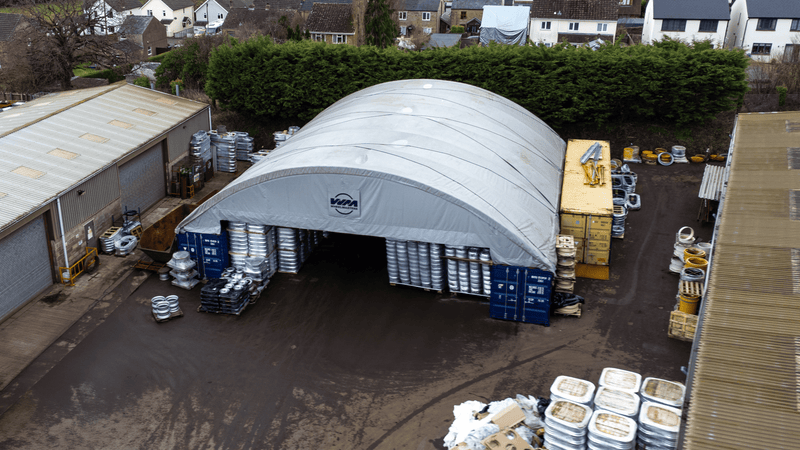 Refugio de Contenedor - 60ft x 40ft x 20ft (18.3m x 12m x 6m) Instalado en el Exterior de los contenedores